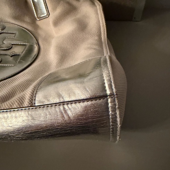 Tory Burch Tote - Picture 12 of 16